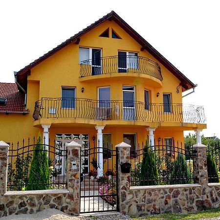 Casa Flora Hotel Sinmartin  Exterior photo